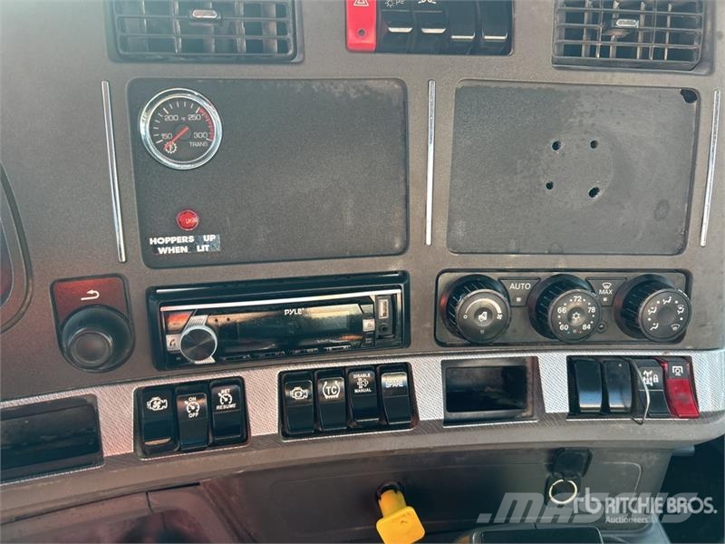 Kenworth T880 6x4 Mixer Truck Betonvedēji