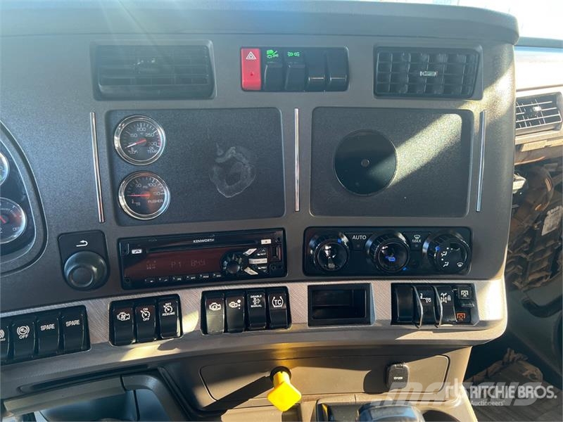 Kenworth T880 6x4 Quad/A Dump Truck Damperli kamyonlar