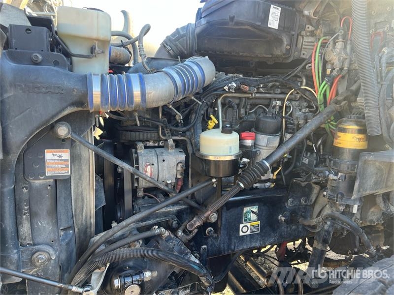 Kenworth T880 8x4 Cab and Chassis Kabinen