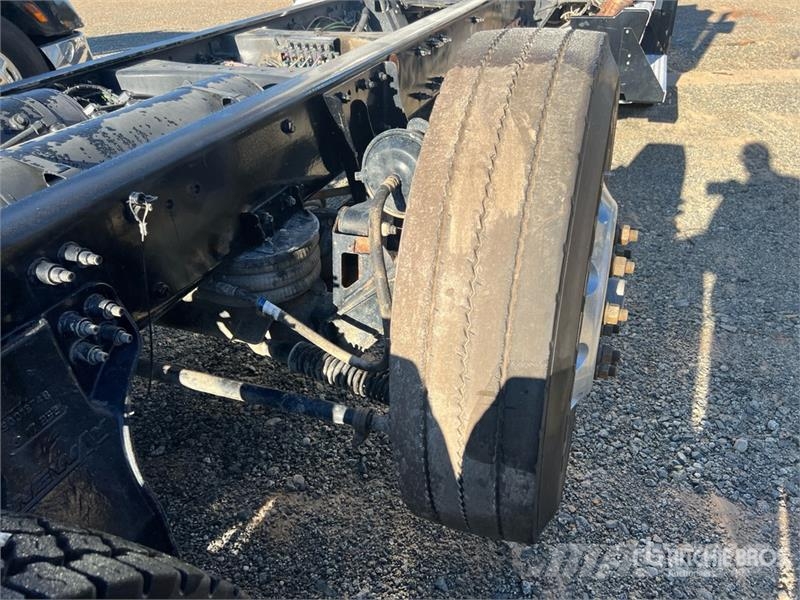 Kenworth T880 8x4 Cab and Chassis Kabinen
