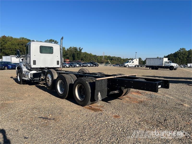 Kenworth T880 8x4 Cab and Chassis Kabinen