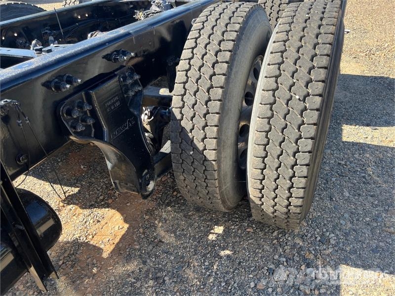 Kenworth T880 Cab and Chassis Cabins and interior