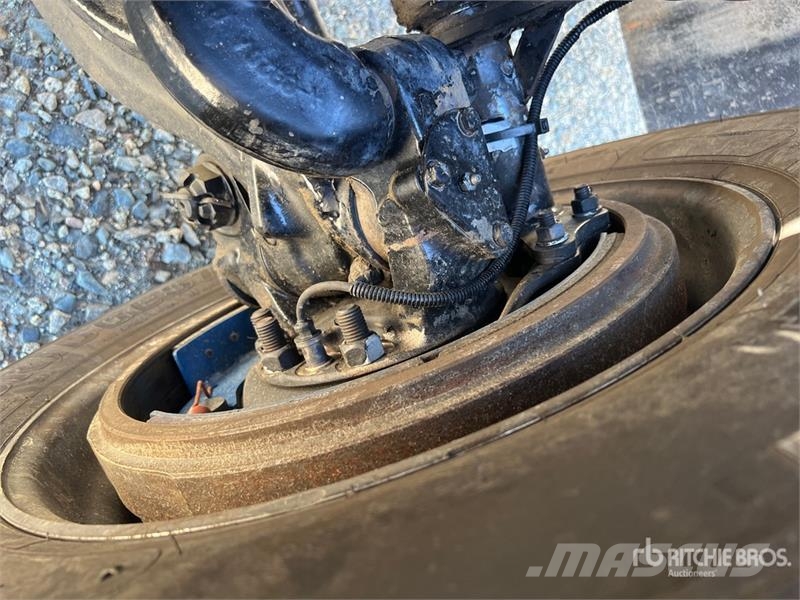 Kenworth T880 Cab and Chassis Cabins and interior