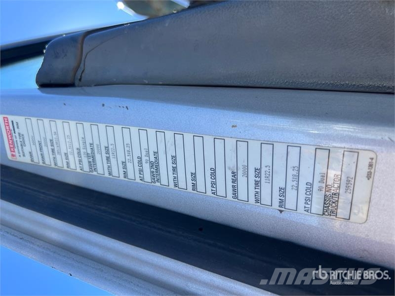Kenworth T880 Cab and Chassis Cabins and interior