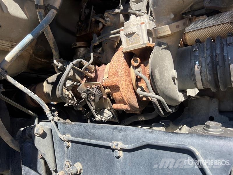 Kenworth T880 Cab and Chassis Cabins and interior