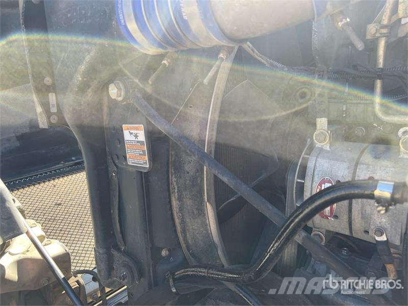 Kenworth T880 Cab and Chassis Cabins and interior