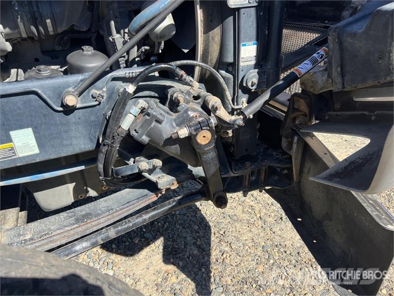 Kenworth T880 Cab and Chassis Cabins and interior