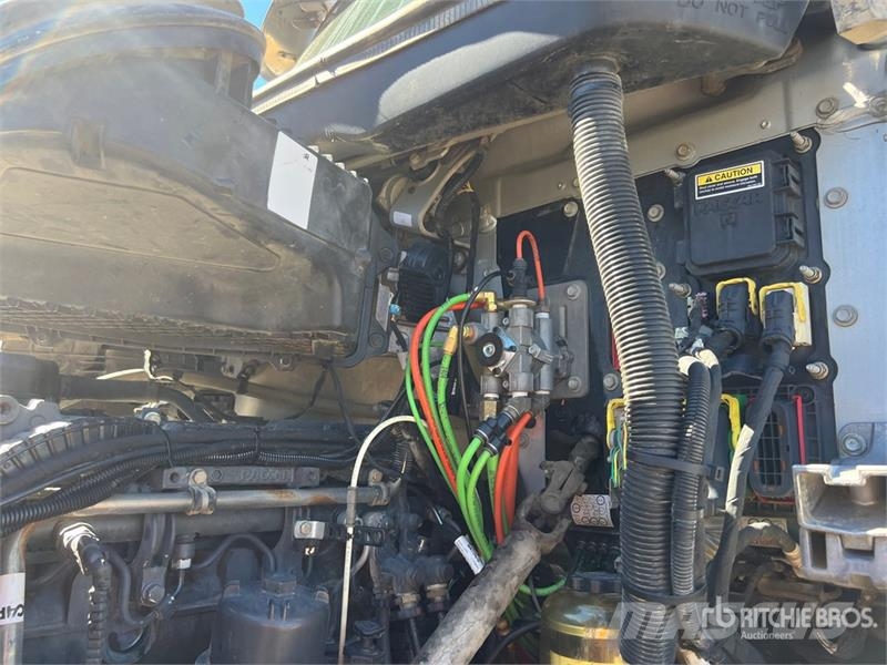 Kenworth T880 Cab and Chassis Cabins and interior