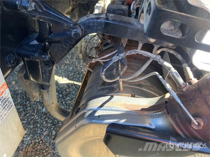 Kenworth T880 Cab and Chassis Cabins and interior