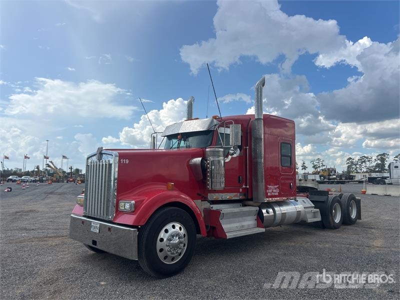 Kenworth W900 وحدات الجر