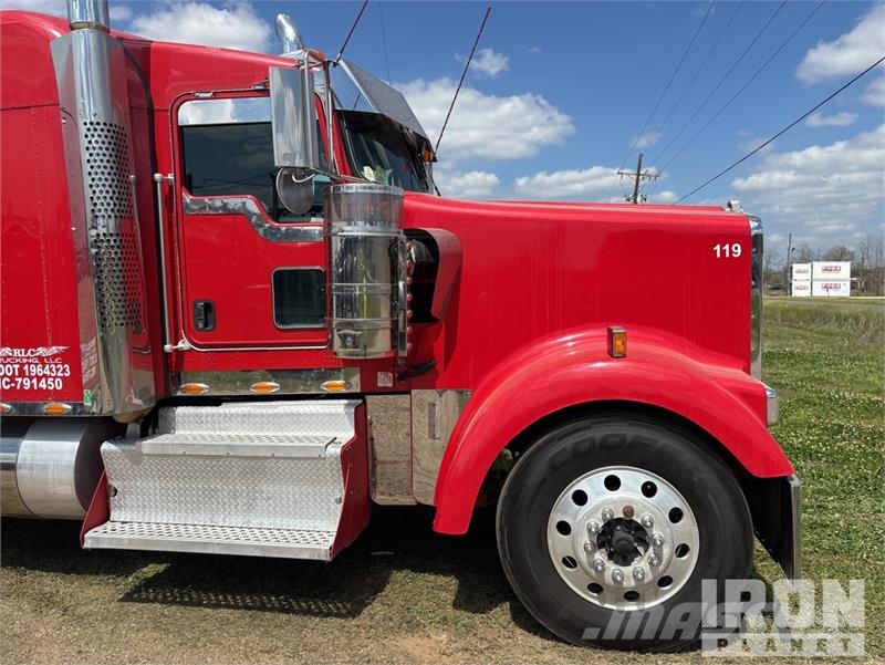 Kenworth W900 Prime Movers