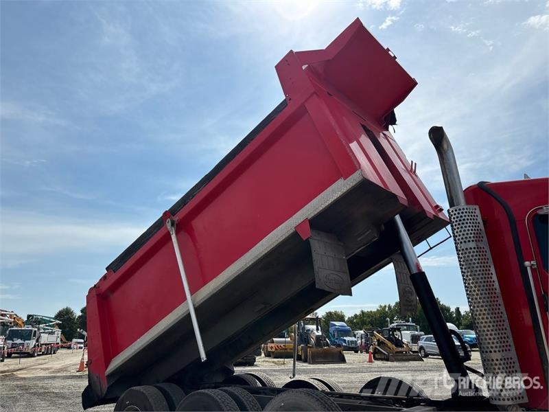 Kenworth W900 شاحنات قلابة