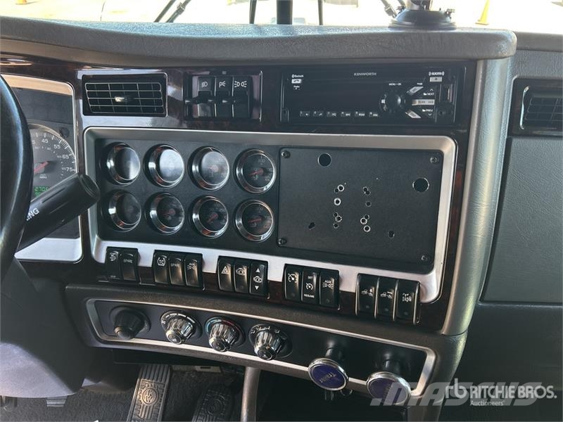 Kenworth W900 Vetopöytäautot