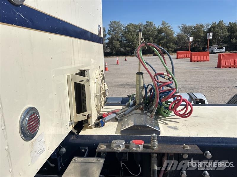 Kenworth W900 Vetopöytäautot