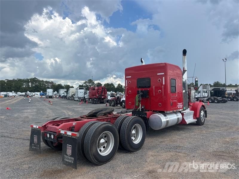 Kenworth W900 وحدات الجر