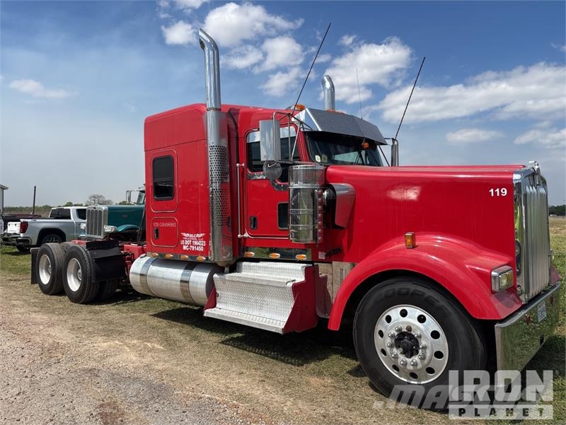 Kenworth W900 Prime Movers