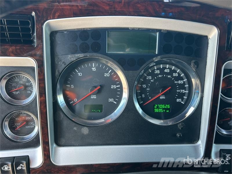 Kenworth W900 Vetopöytäautot