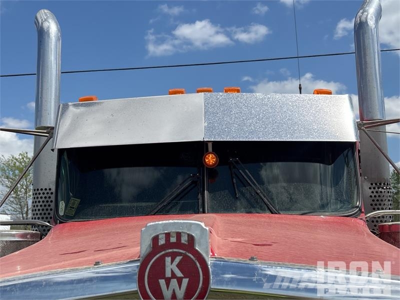 Kenworth W900 Prime Movers