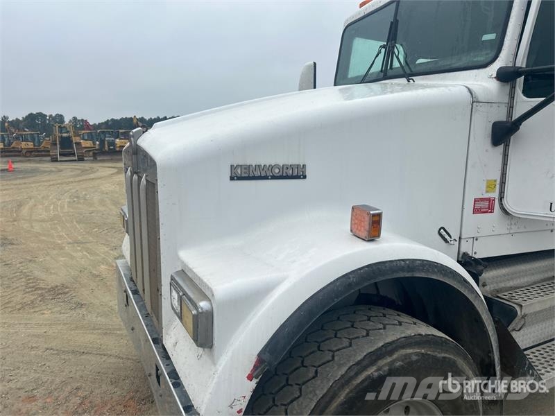 Kenworth W900 Pašizgāzējs