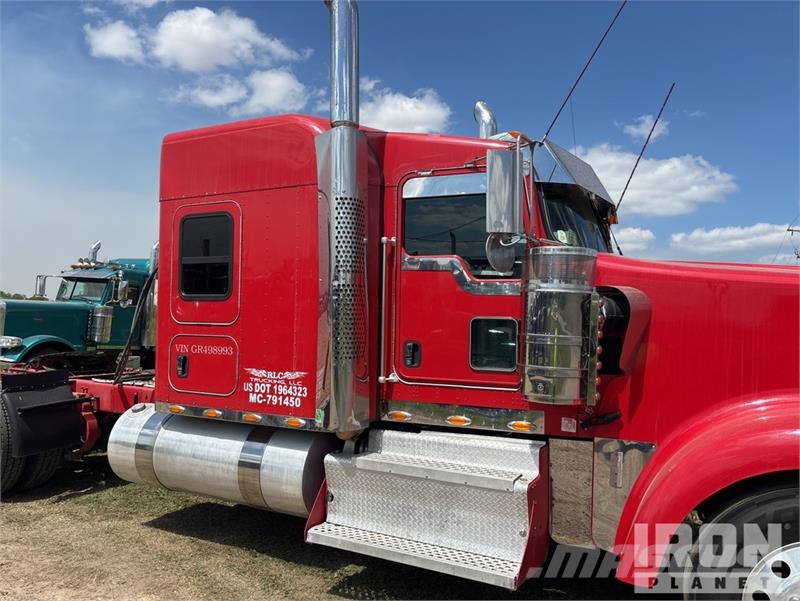 Kenworth W900 Prime Movers