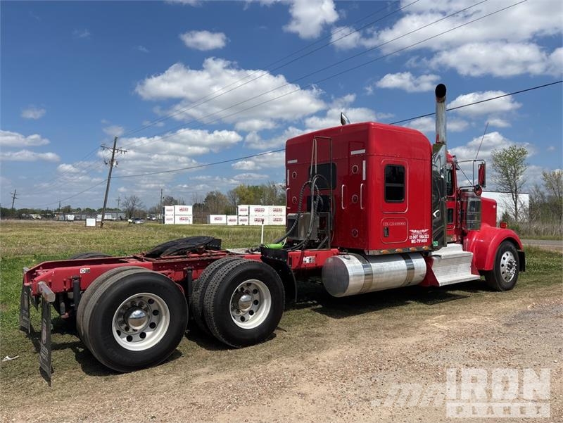 Kenworth W900 Prime Movers