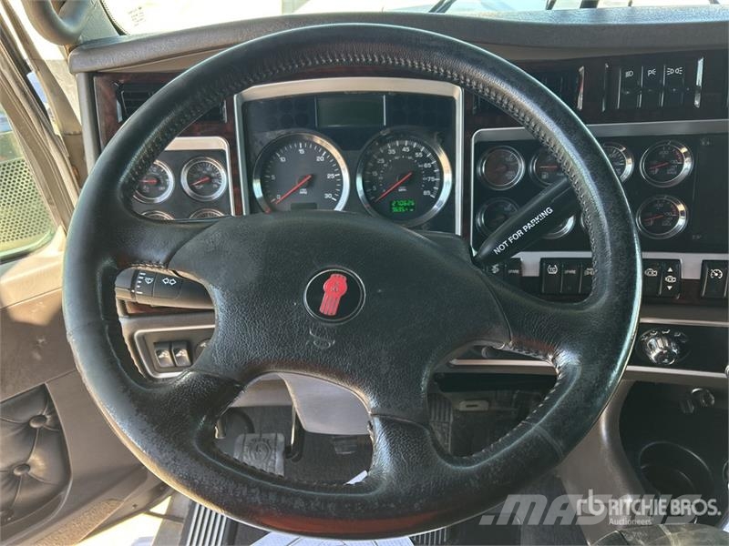Kenworth W900 Vetopöytäautot