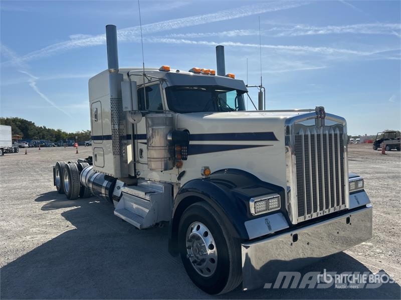 Kenworth W900 Vetopöytäautot