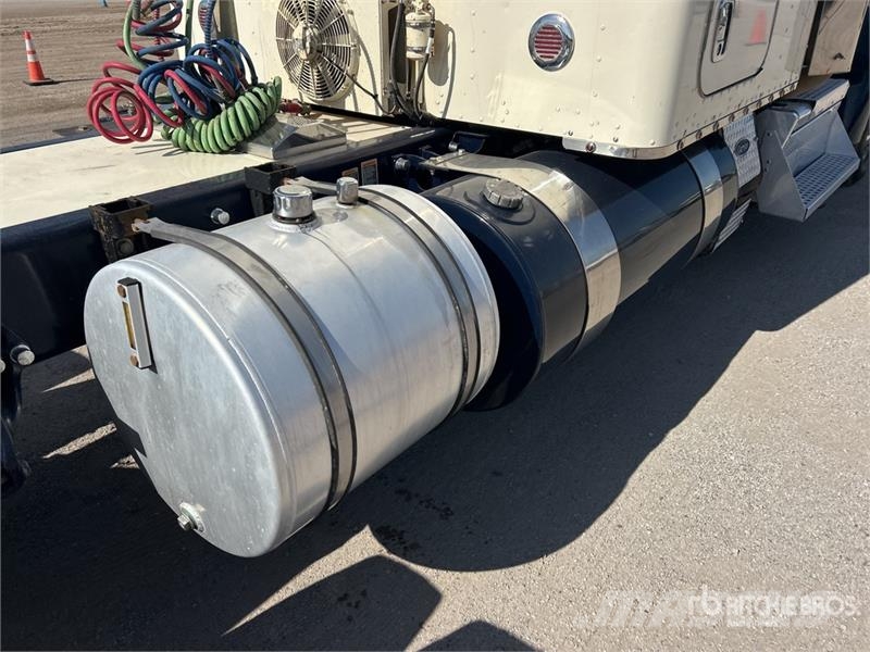 Kenworth W900 Vetopöytäautot