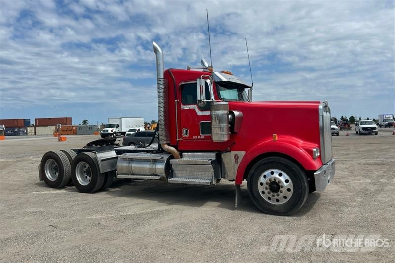 Kenworth W900 Vetopöytäautot