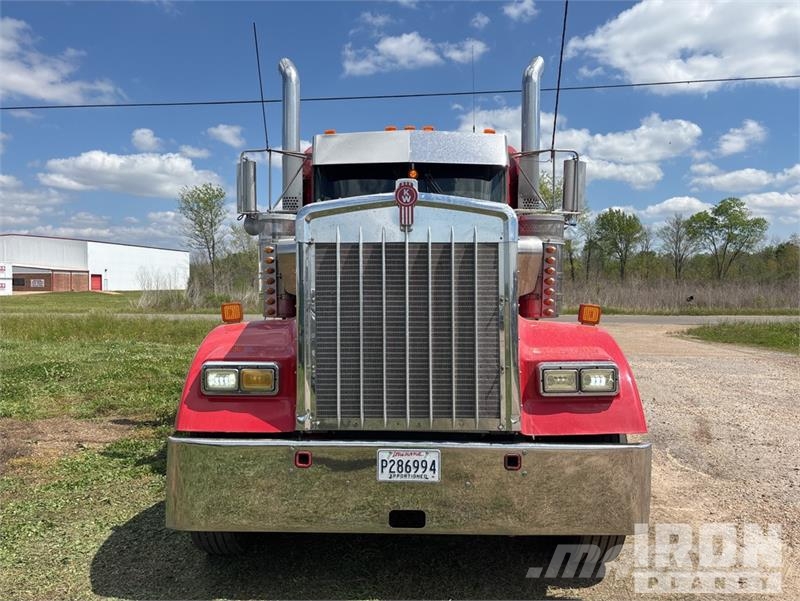 Kenworth W900 Prime Movers