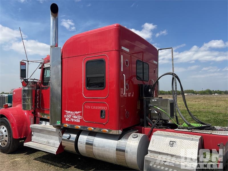 Kenworth W900 Prime Movers