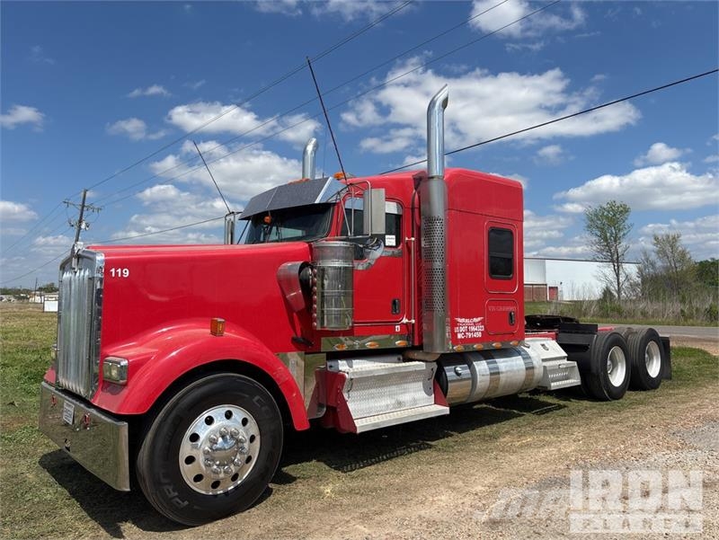 Kenworth W900 Prime Movers