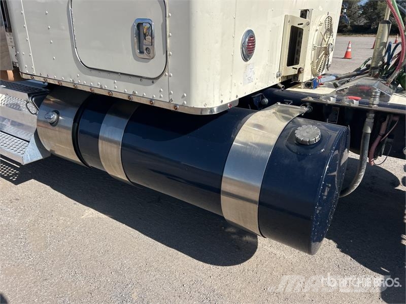 Kenworth W900 Vetopöytäautot