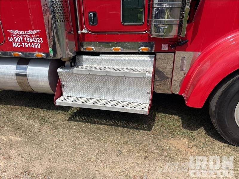 Kenworth W900 Prime Movers