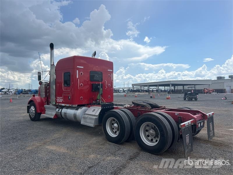 Kenworth W900 وحدات الجر