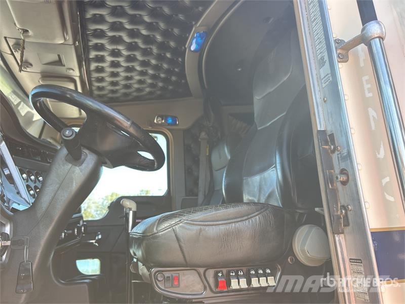 Kenworth W900 Vetopöytäautot
