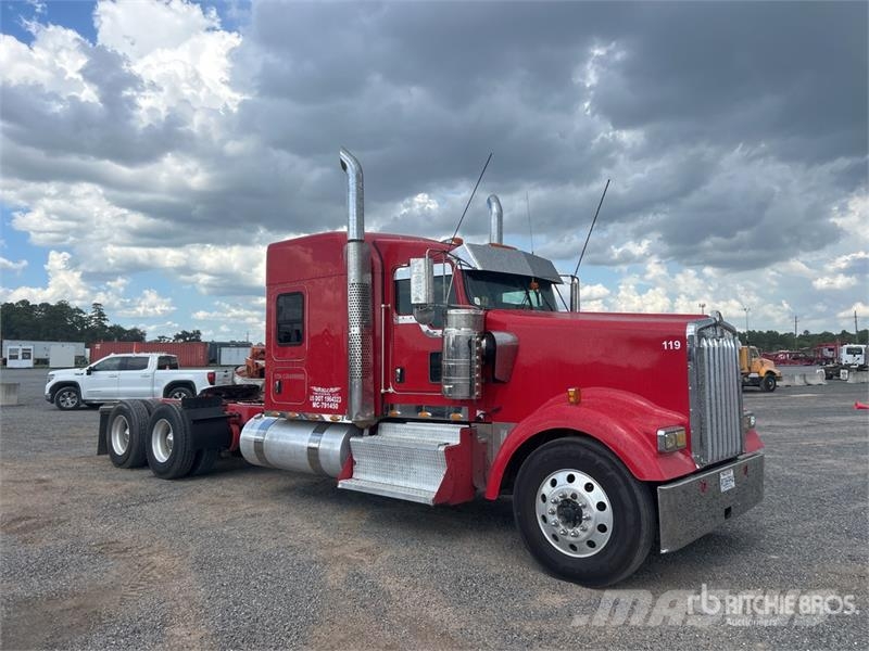 Kenworth W900 وحدات الجر