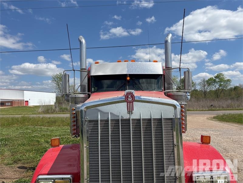 Kenworth W900 Prime Movers