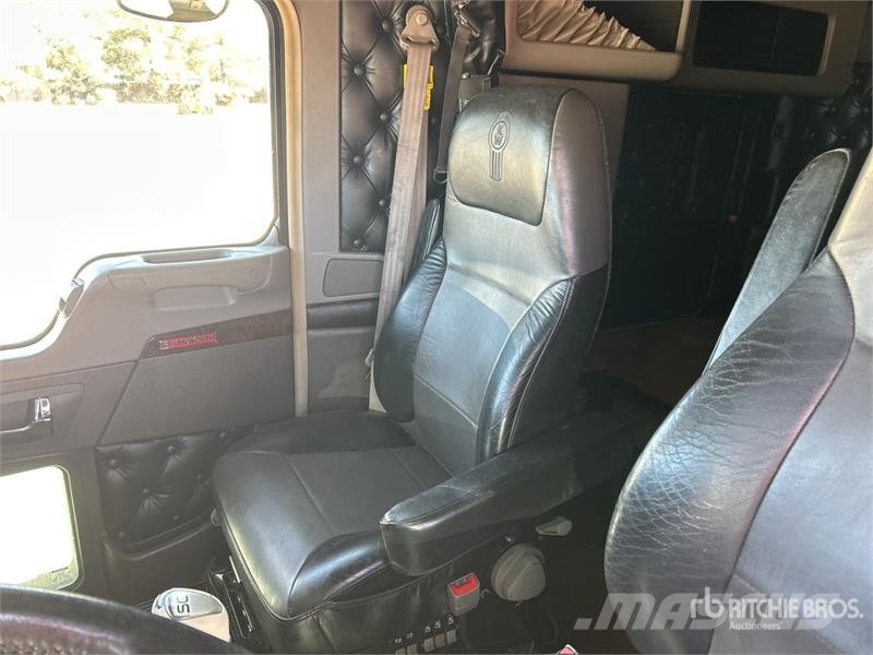 Kenworth W900 Vetopöytäautot