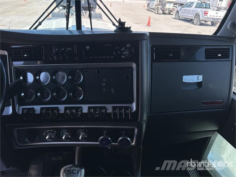 Kenworth W900 Vetopöytäautot