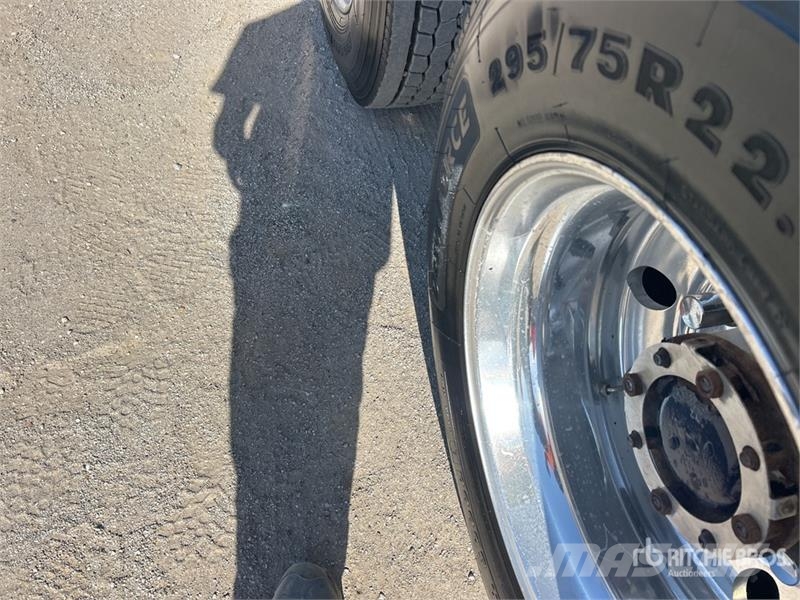 Kenworth W900 Vetopöytäautot
