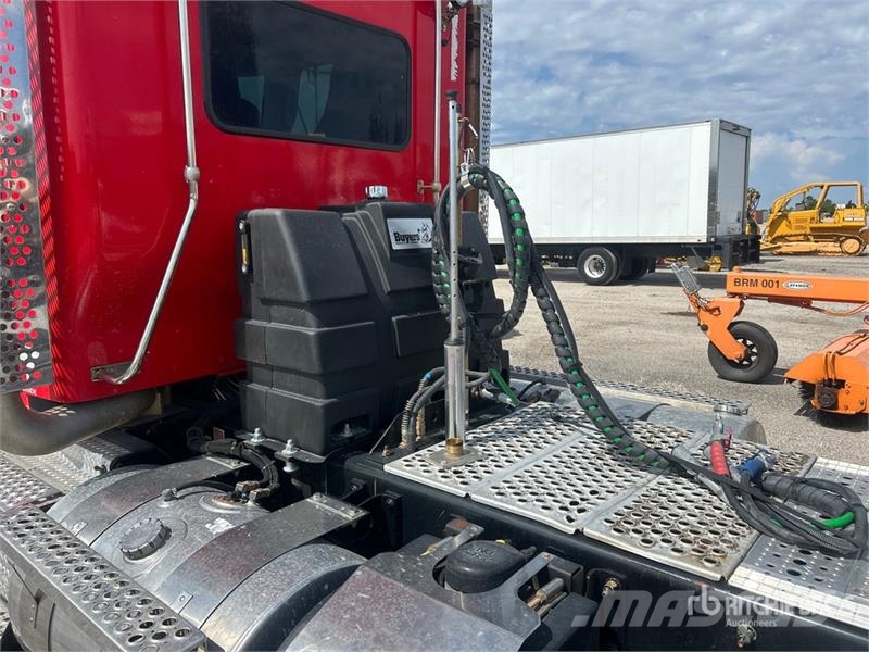 Kenworth W900 Vetopöytäautot