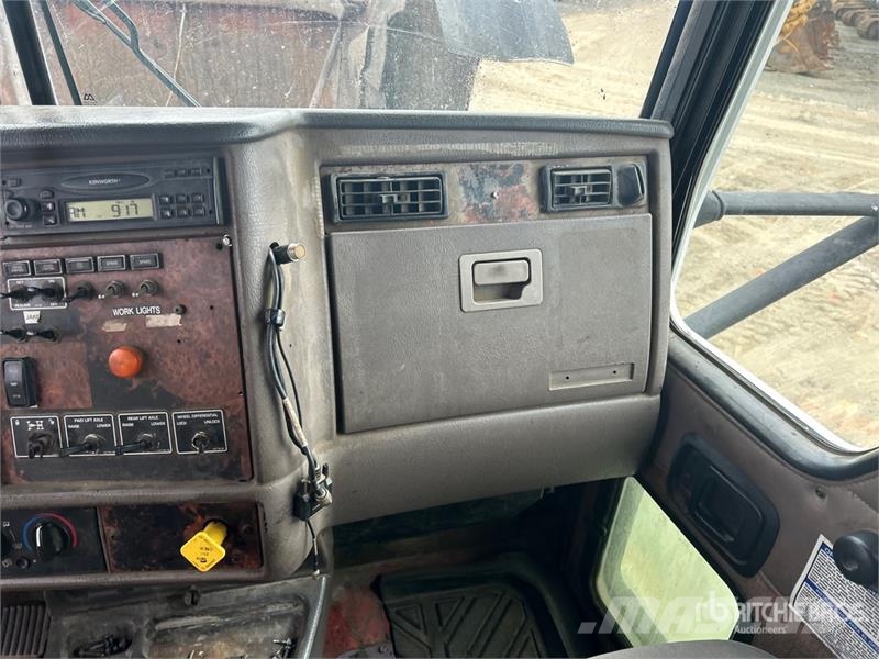 Kenworth W900 Pašizgāzējs