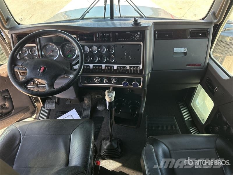 Kenworth W900 Vetopöytäautot