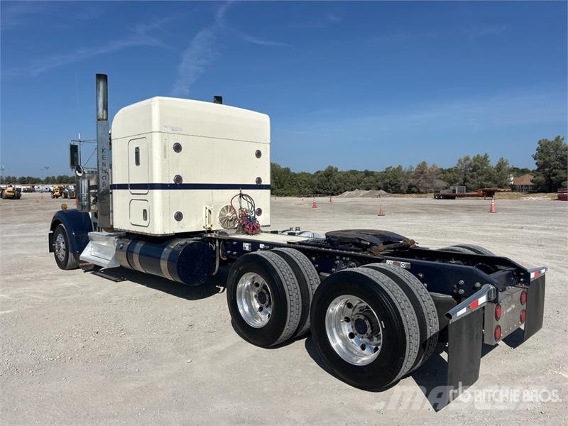 Kenworth W900 Vetopöytäautot