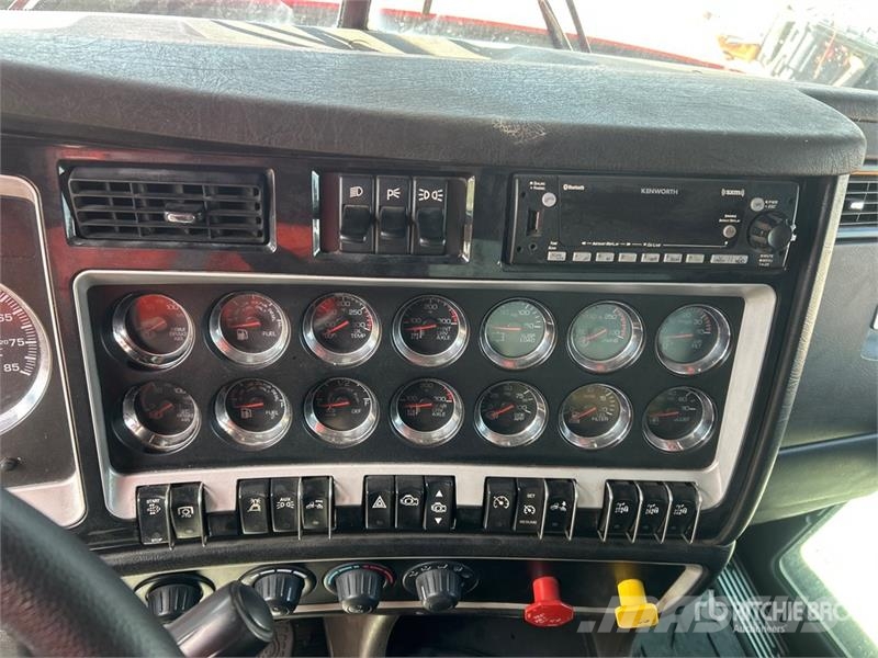 Kenworth W900 Vetopöytäautot