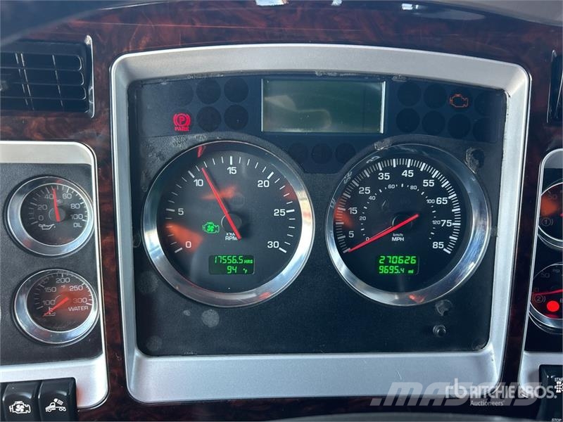 Kenworth W900 Vetopöytäautot