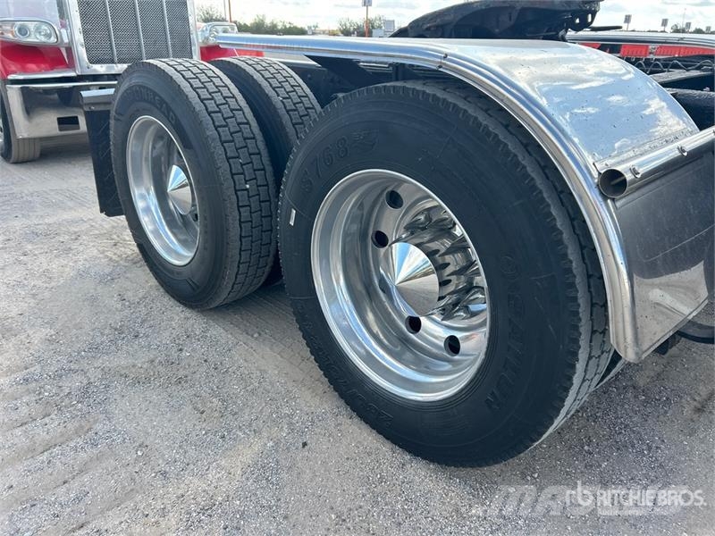 Kenworth W900 Vilcēji