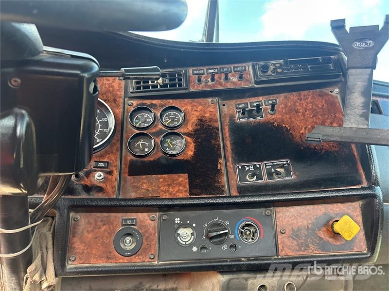 Kenworth W900 8x4 Mixer Truck (Inoperable) Avtomešalci za beton