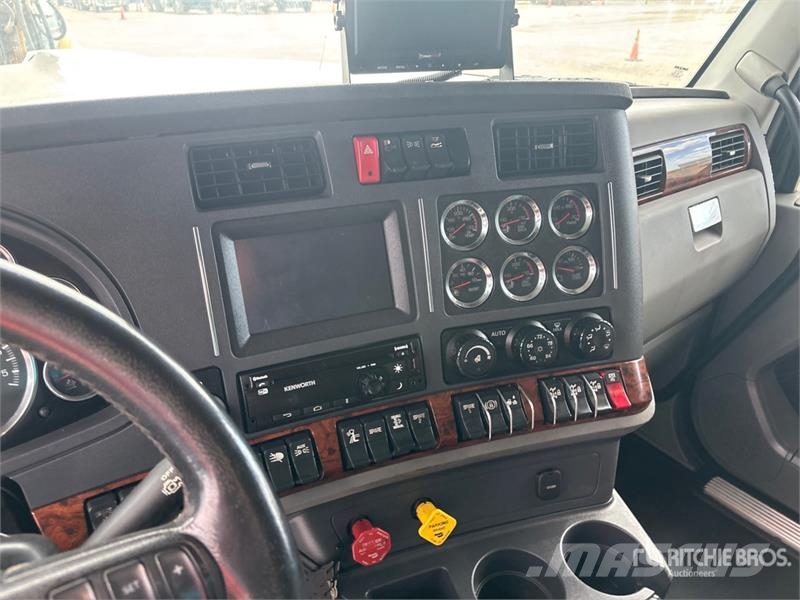 Kenworth W990 6x4 Sleeper Tow Truck Vehículos de reciclaje
